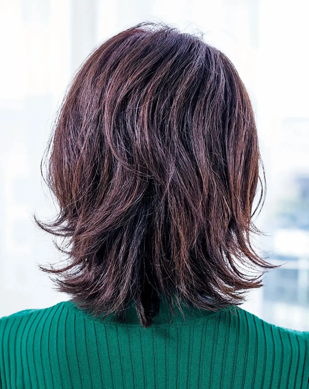 OurAge×Webエクラ　後から見たミディアムヘア　ヘアスタイル