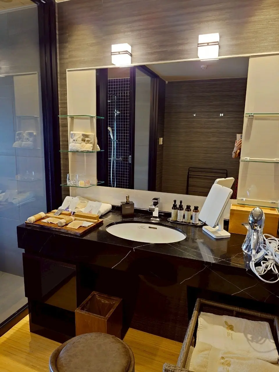 湖畔の洋館　かたくらシルクホテル