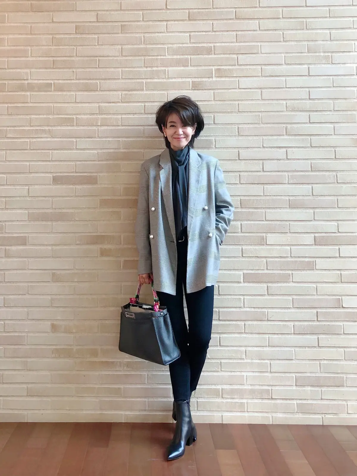 お気に入りのジャケットスタイルでお出かけの画像_3