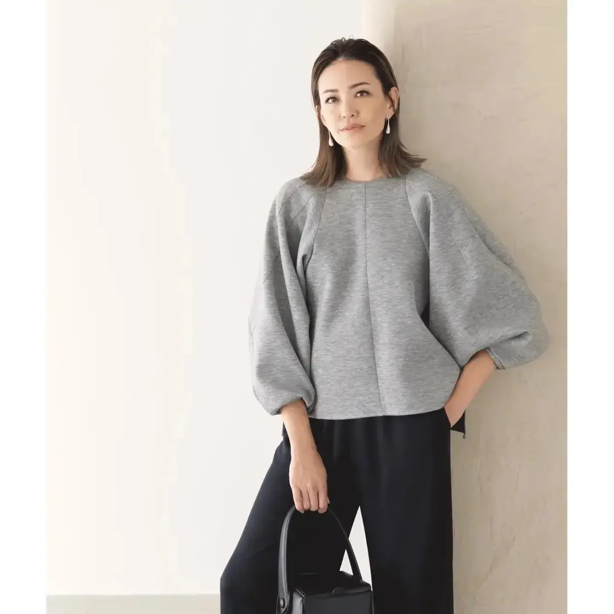 【気温19度の服装】日中の気温が19度の時の最適な服装は？50代におすすめのコーディネート6選