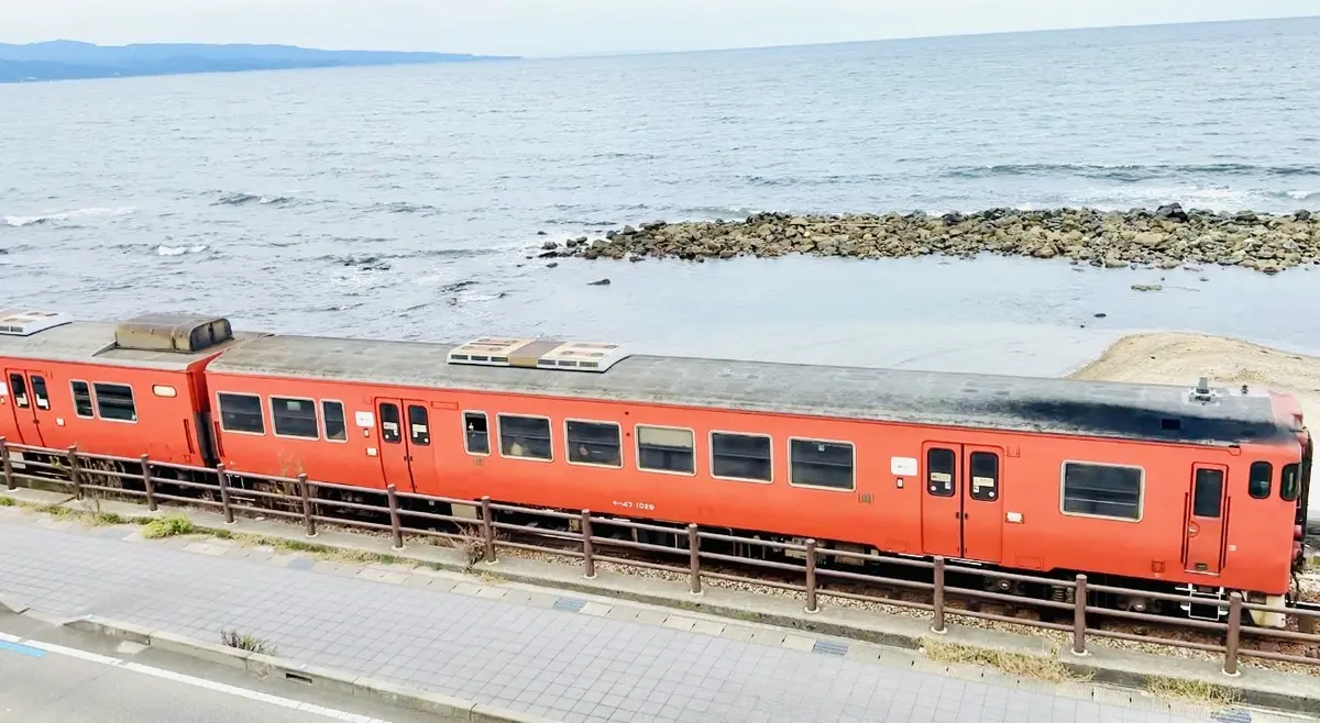 富山　海晴海岸　道の駅海晴　富山観光　富山観光スポット　義経岩　パワースポット　フォトジェニック　インスタ映えスポット