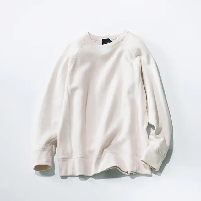 今、大人に似合う最新スウェットとは？