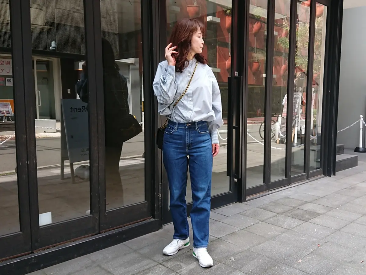 ブラウス×ジーンズ