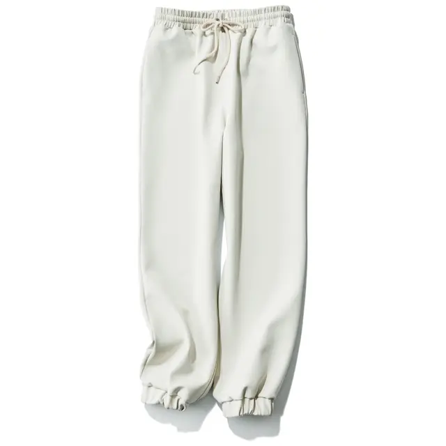 ツヤありパンツ　パンツ￥21,000／ウィム ガゼット 青山店（ウィム ガゼット）