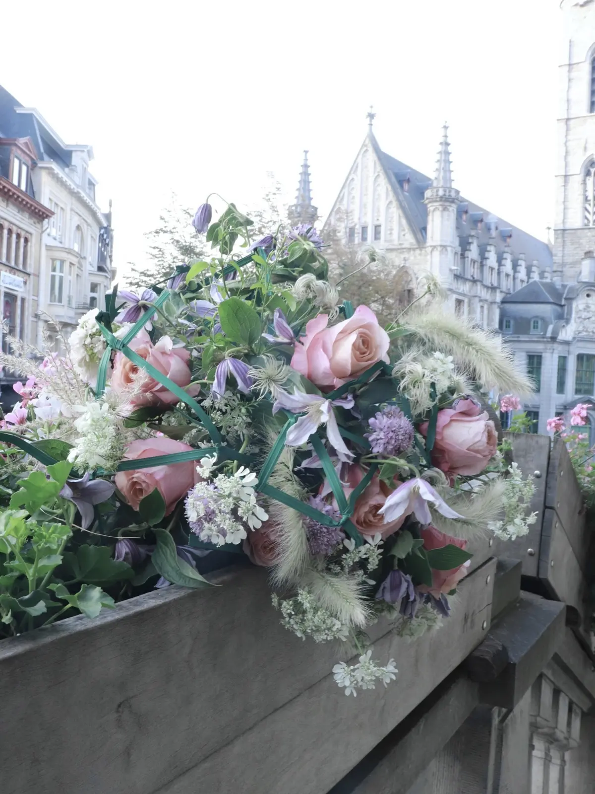 ブーケレッスン　パリスタイルのブーケ　ホルダーを使用したブーケ　ブーケレッスン