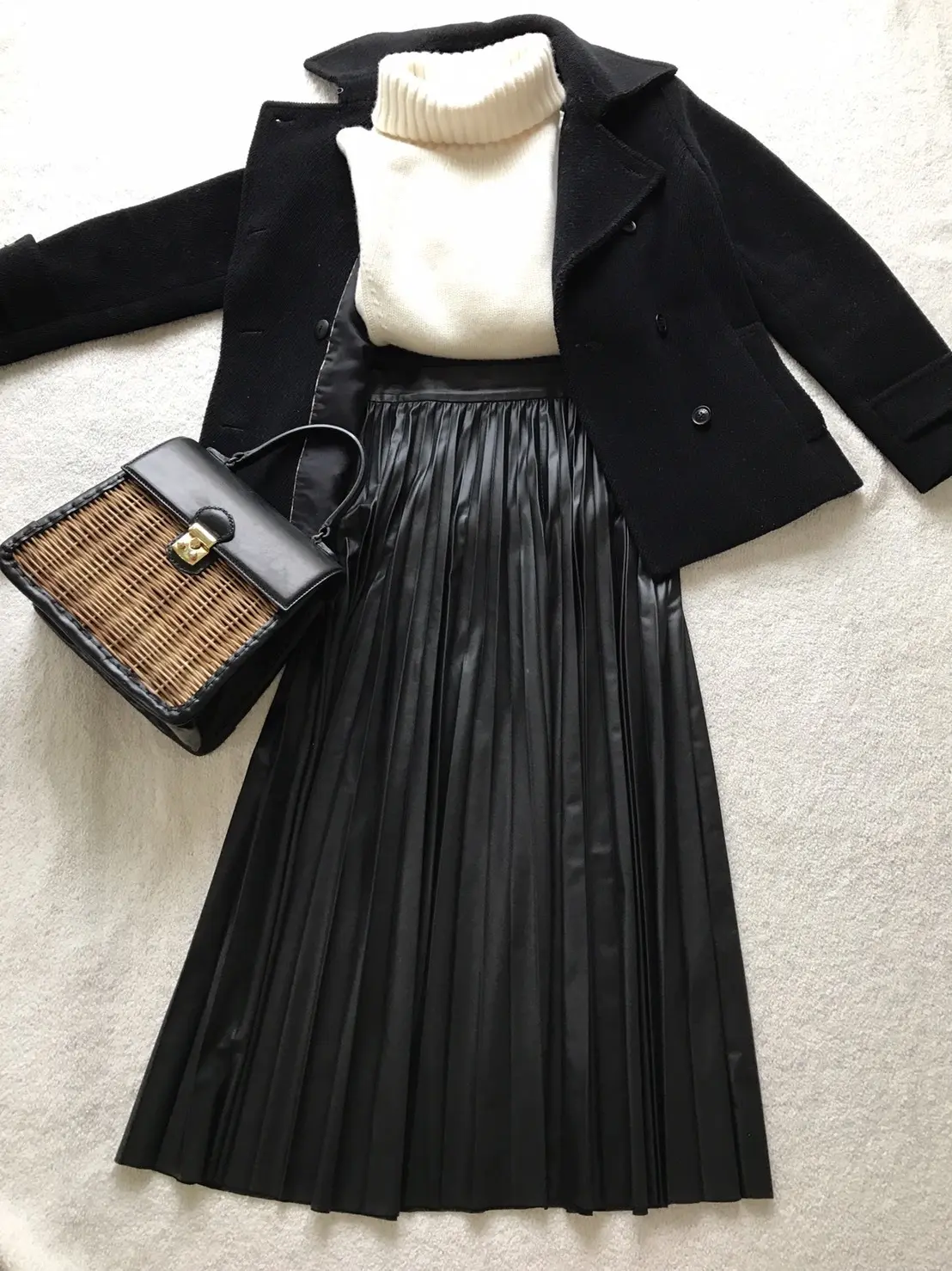 エコレザーのプリーツスカートの画像_1