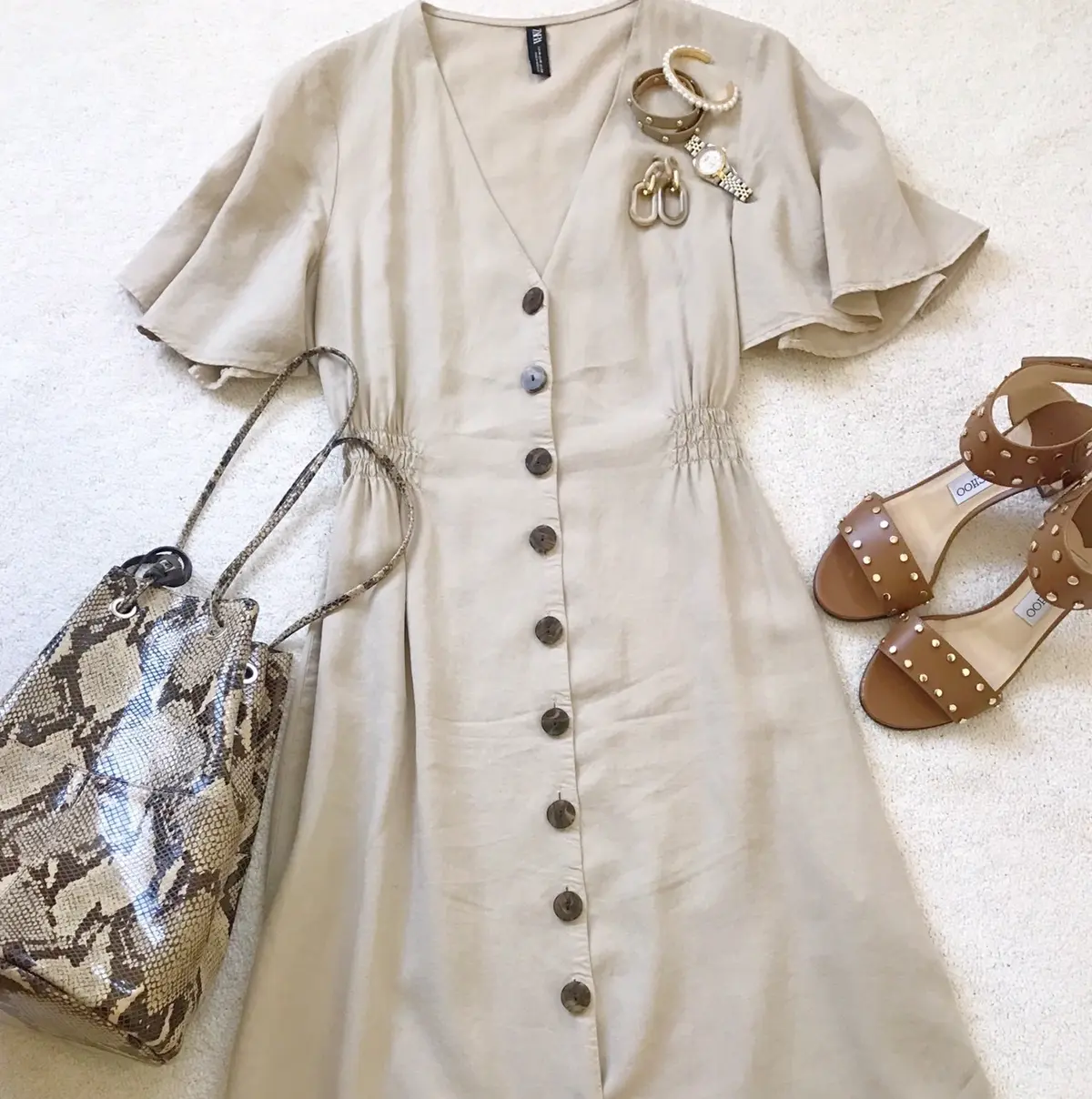 ZARAのフロントボタンワンピースの画像_1