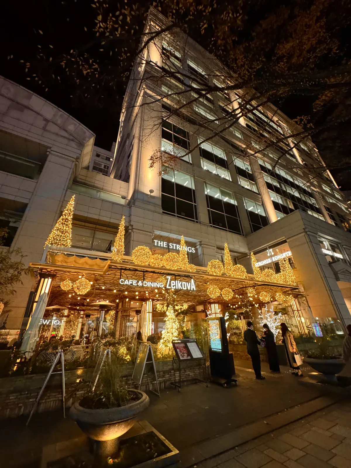 ソワレドゥエクラ