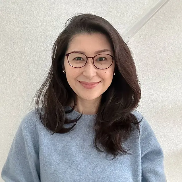 長時間パソコン作業をする時にメガネをかける