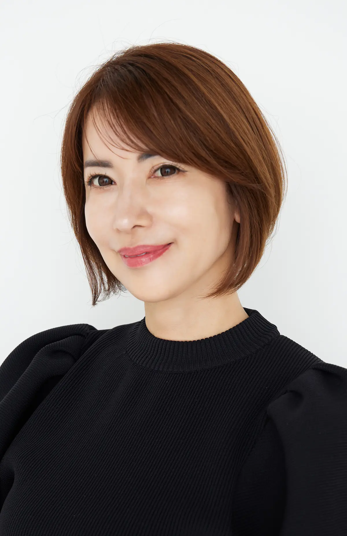 Webエクラ 40代50代髪型 前から見た丸みボブヘアスタイル