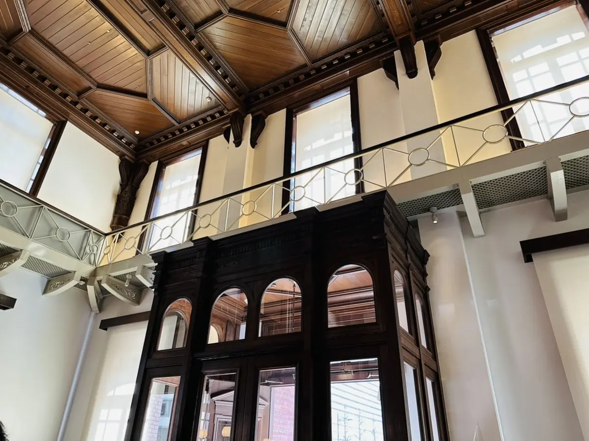 玄関　入口・出口