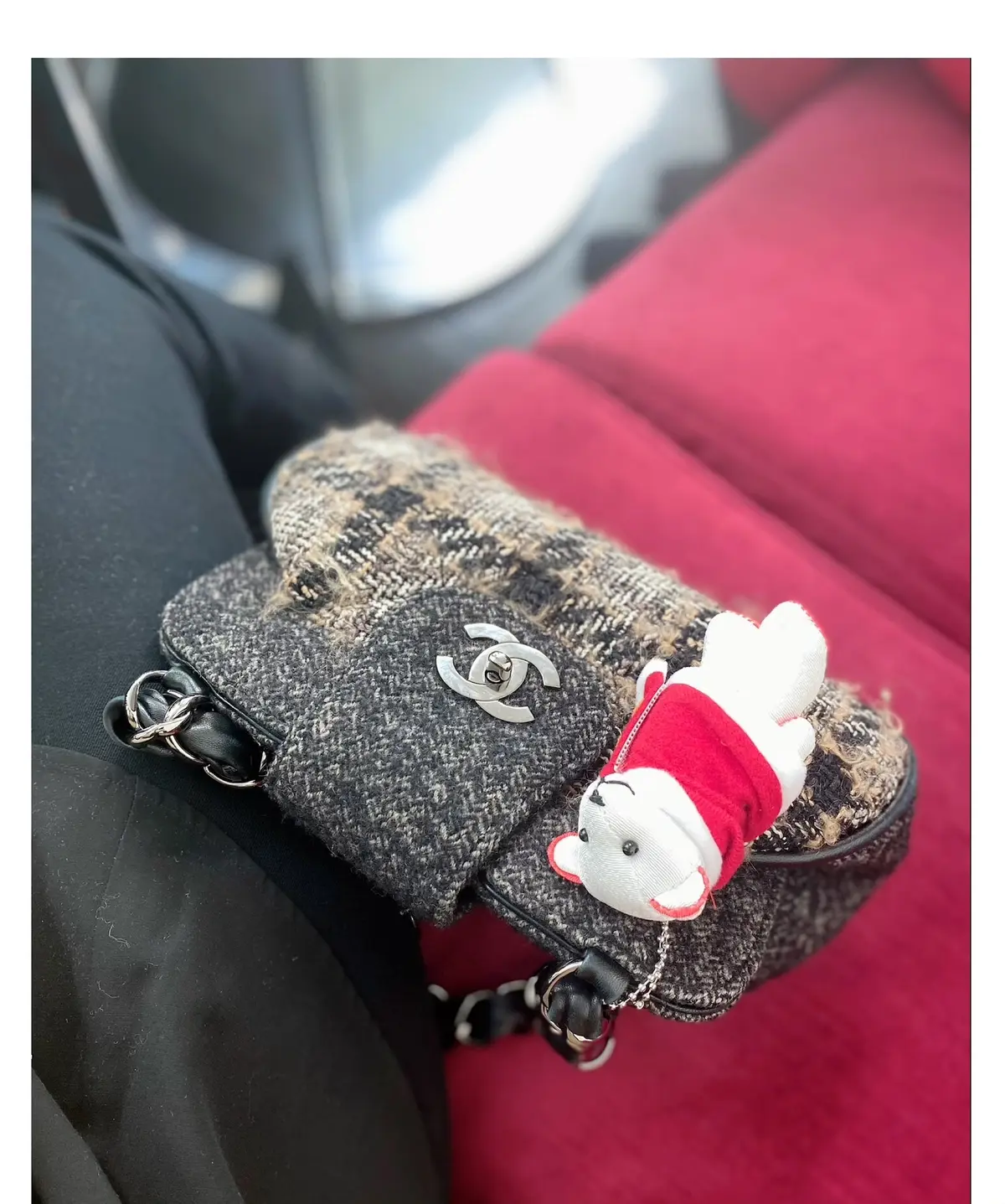 キャメル×ブラック綺麗目コーデの画像_6