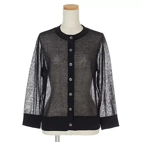 【50代 週末コーデ】レディなアイテムをの画像_4