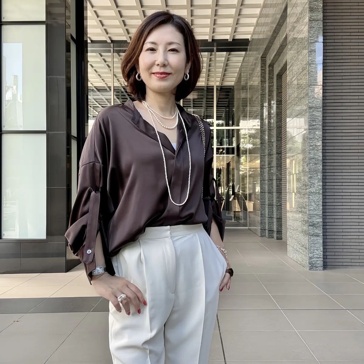 秋のイベントコーデはトレンドのリッチブラの画像_3