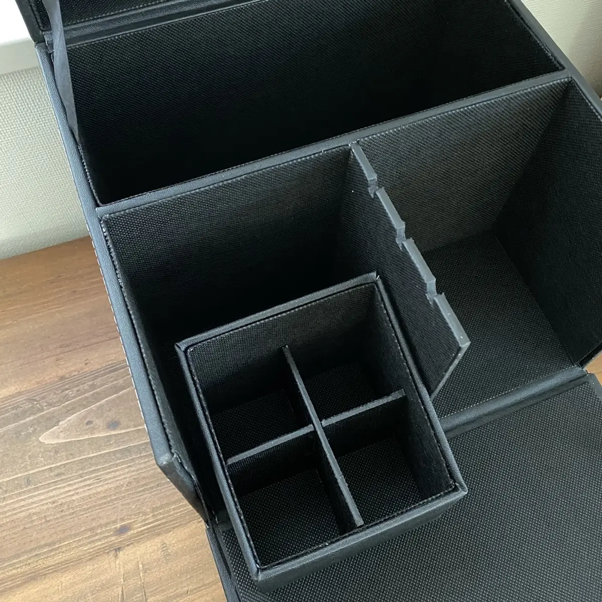 機能的でもお手頃お値段なメイクボックス見の画像_3