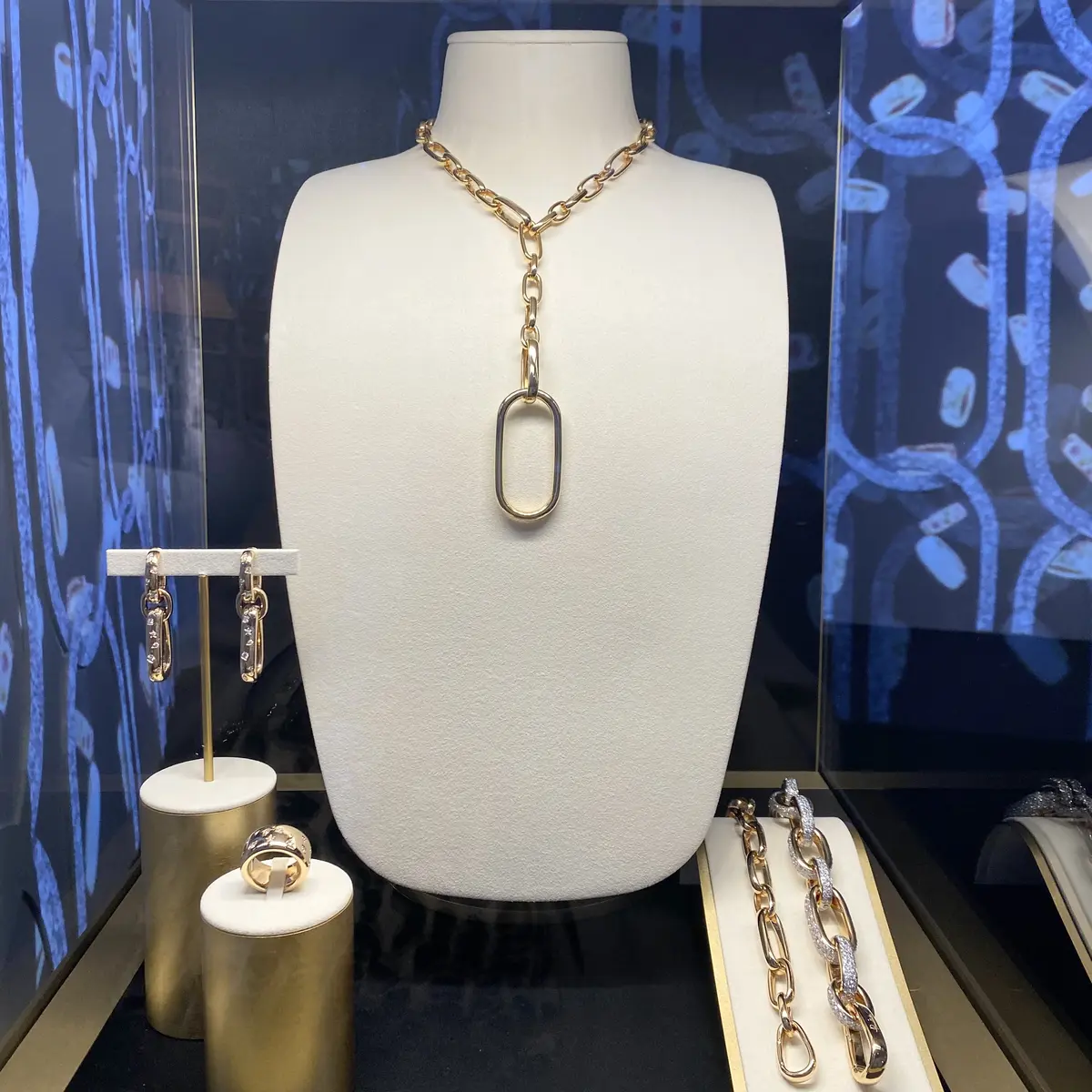 めくるめくジュエリーの世界〜ポメラート展の画像_3