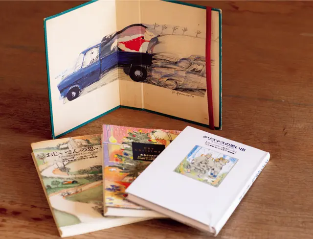 村上春樹さんとタッグを組んだクリスマス3部作『おじいさんの思い出』『あるクリスマス』『クリスマスの思い出』（文藝春秋）。3冊そろって収納できる特装版カバーには『カポーティ・スイート』の作品が