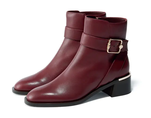 【Jimmy Choo（ジミー チュウ）】スカートにもパンツにも好相性。メタルが効いたジョッパーブーツ