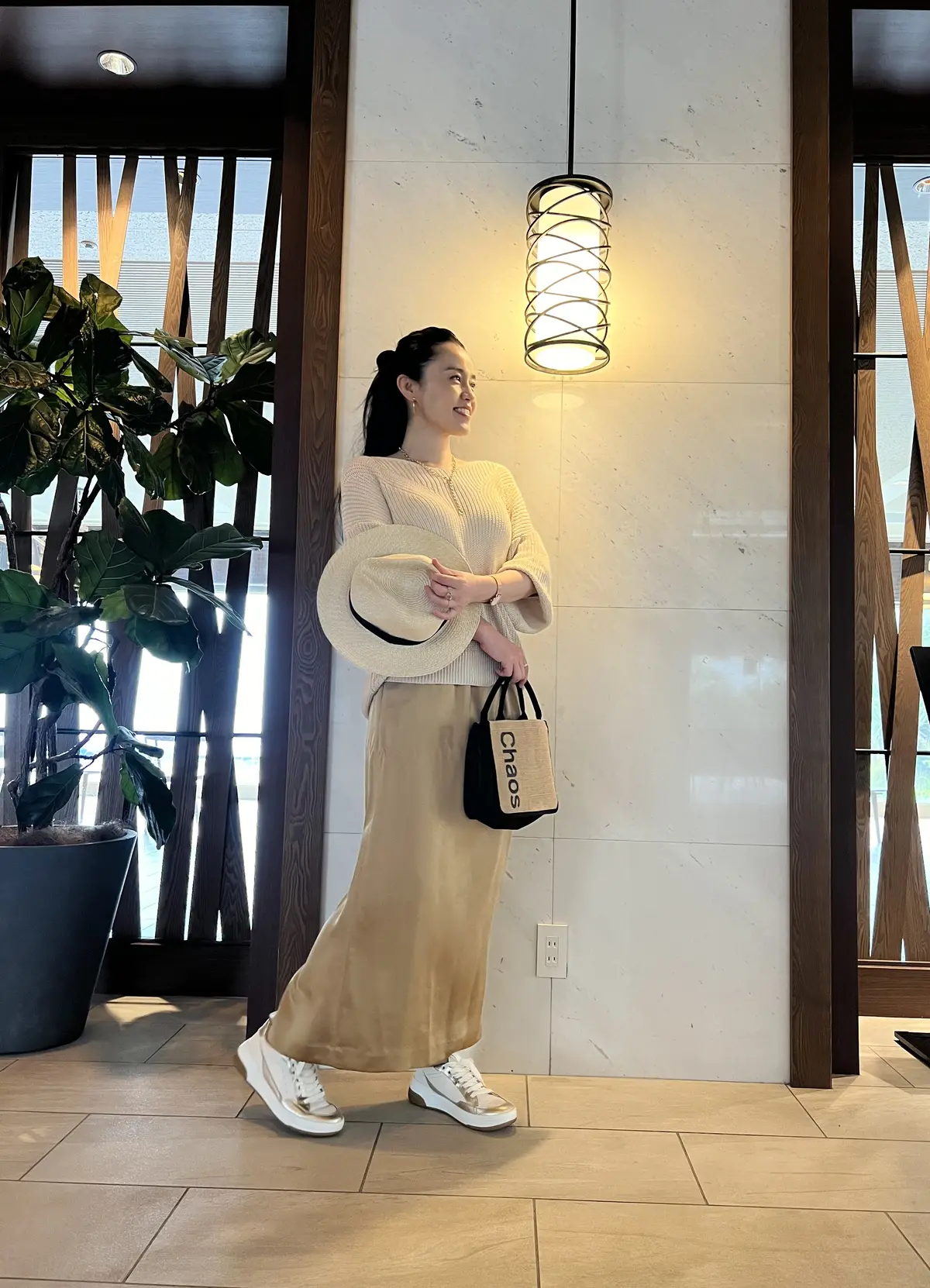 優しい印象を与えてくれる ベージュのワンの画像_4