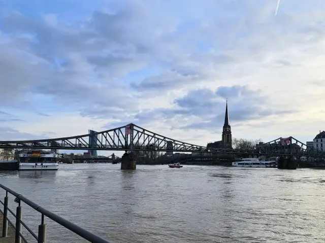 行き当たりばったり弾丸旅行 フランクフルの画像_3