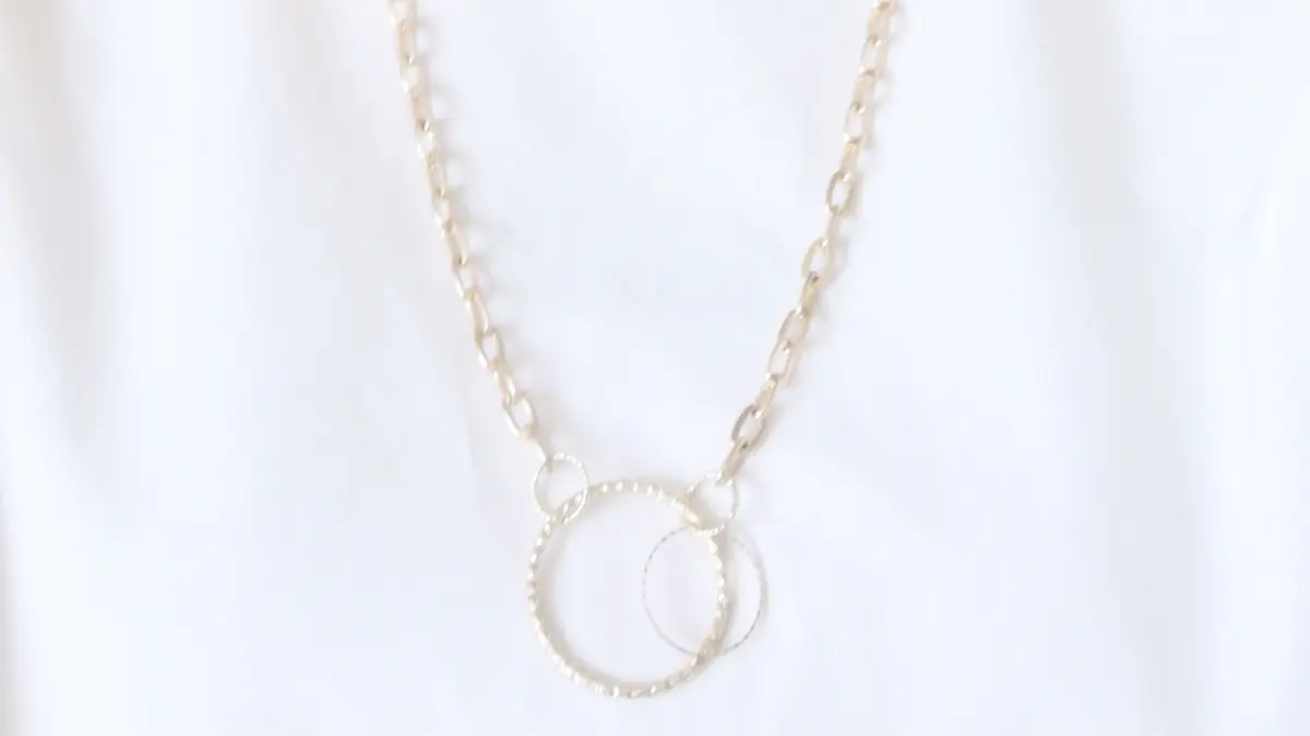 ネックレス　トレンド　人気