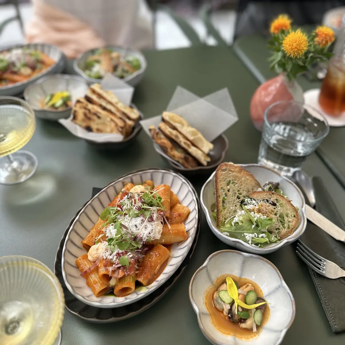 ブラックシアートップスで華組テラスランチの画像_2