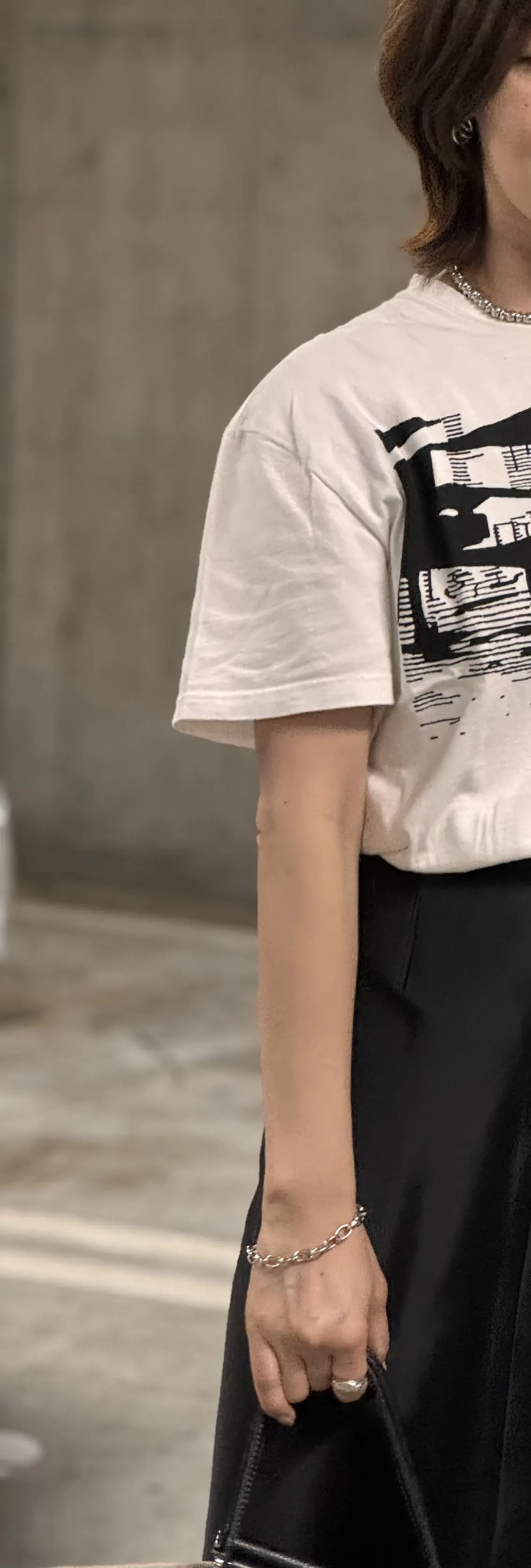 艶めきボトムでカジュアルコーデの画像_2