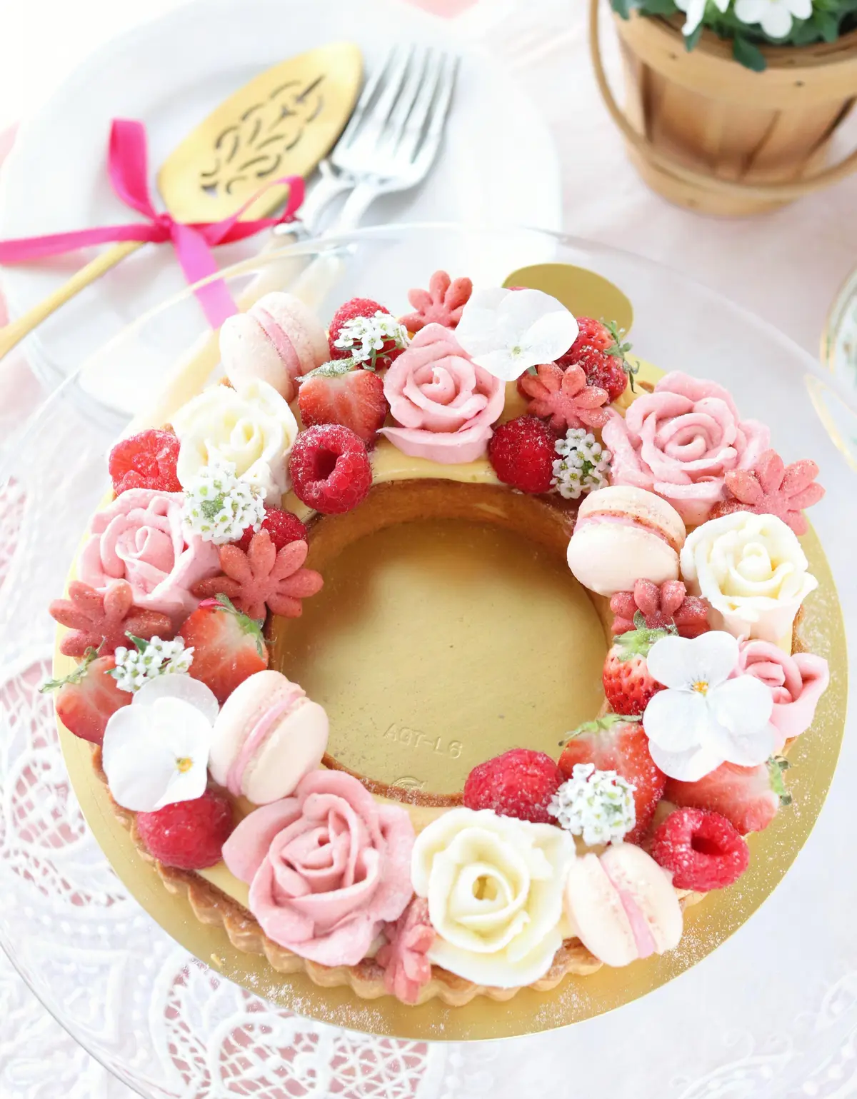 春をイメージしたリース風タルト