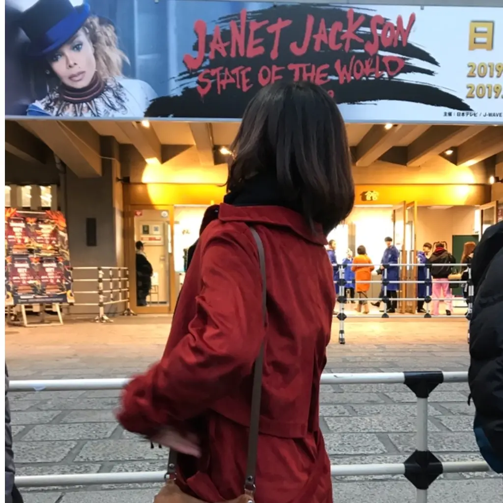 グレーデニムでJANET JACKSONの画像_1