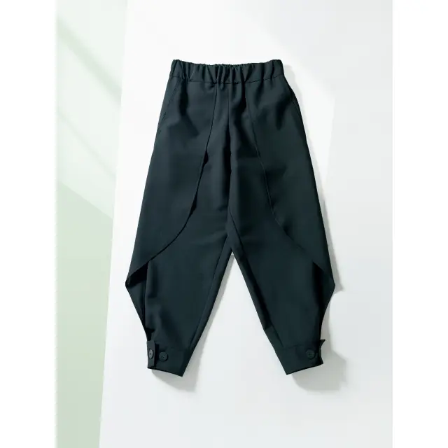 サルヴァトーレ フェラガモのペタルパンツ