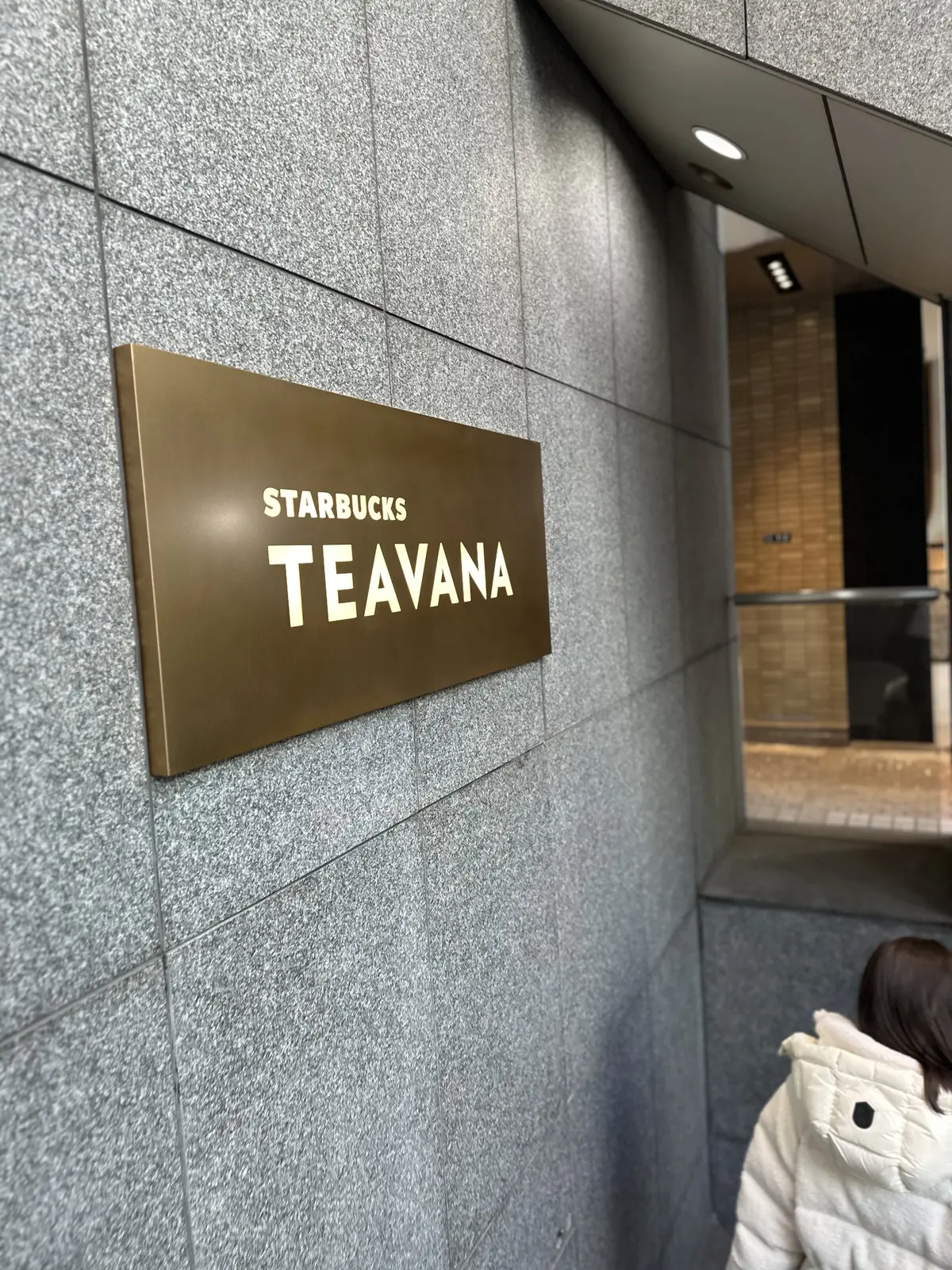 ZARAのトップスとスカートで銀座へおでの画像_1