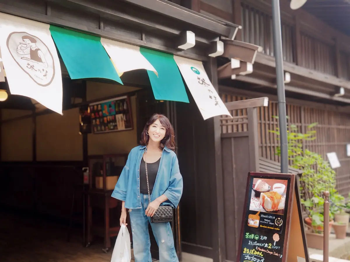 「茶乃芽」古い街並みにある和モダンな雰囲気の甘味処です。