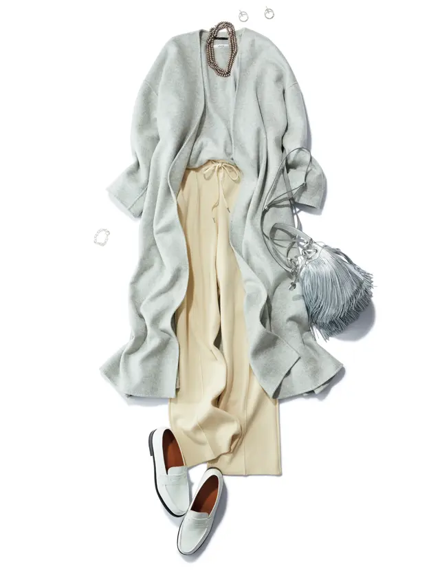 カシミヤ素材のドローストリングパンツコーデ