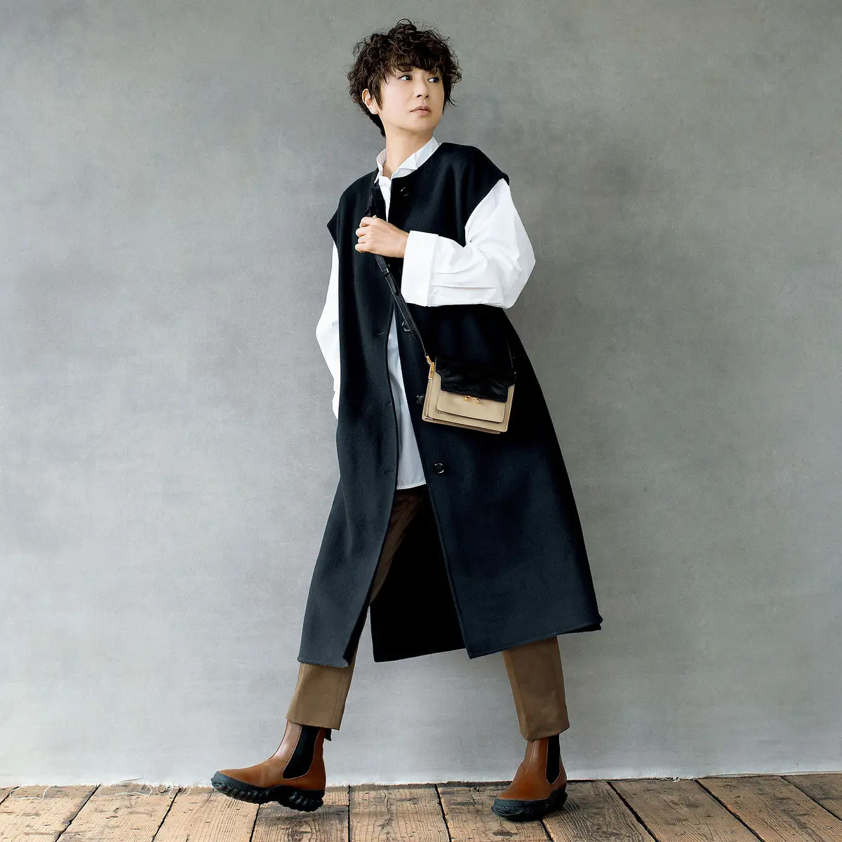 MARNI ダブルフェイスウールジレ、テーパードパンツ、TRUNK SOFT MINI ショルダーバッグ