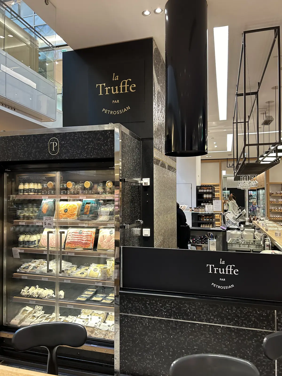 ボンマルシェ　キャビア　la Truffe par PETROSSIAN