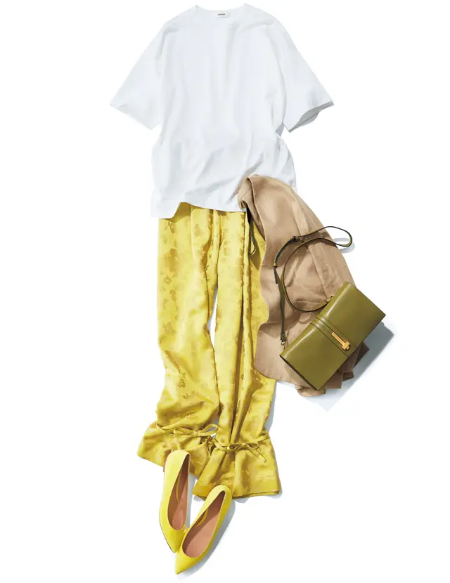 高発色のブライトイエローは シアーな質感と織り柄でリッチに