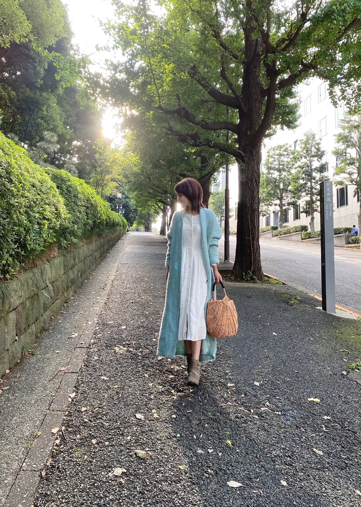 ニットカーデ×ペタンコショートブーツコーの画像_10