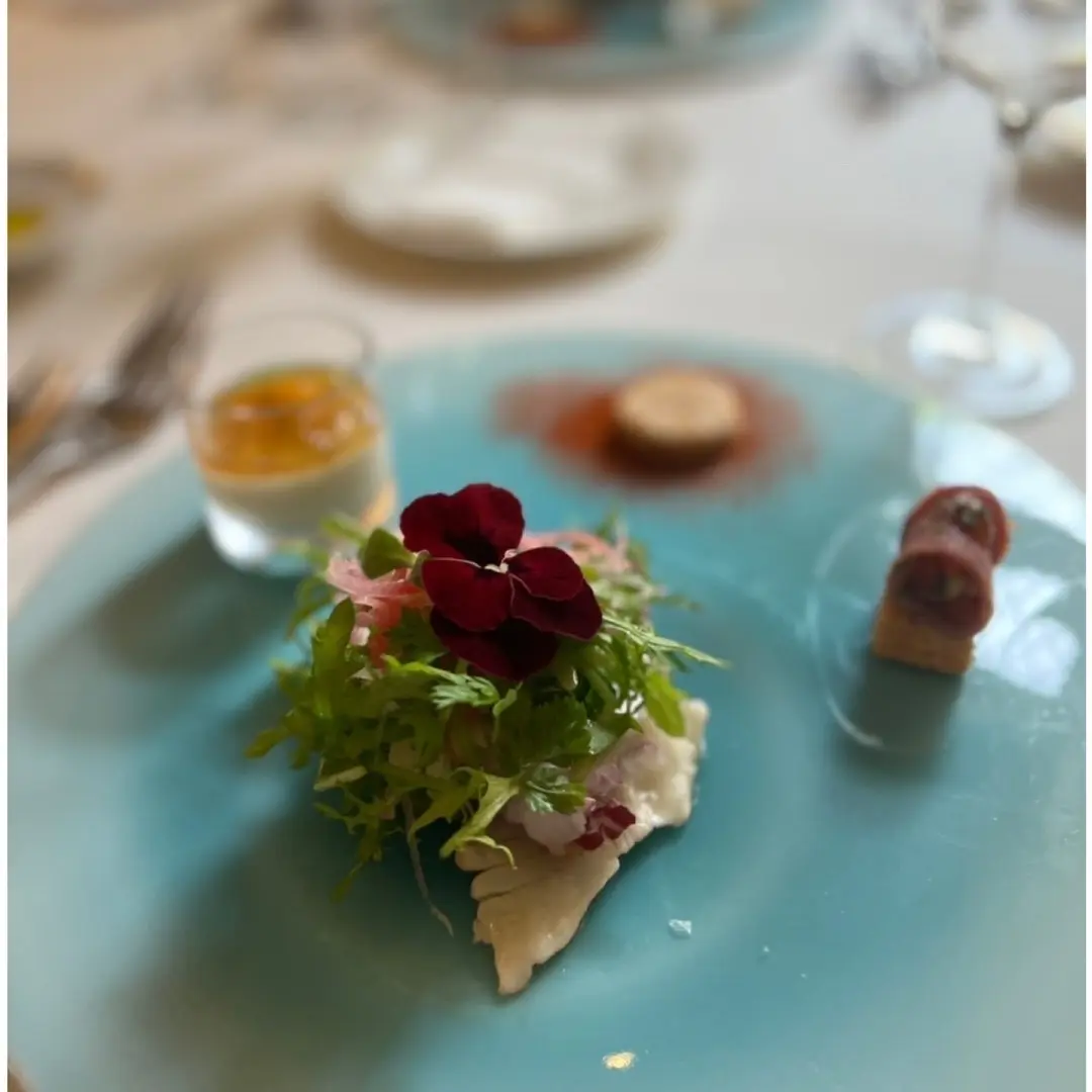 モノトーンコーデで小笠原伯爵邸への画像_1