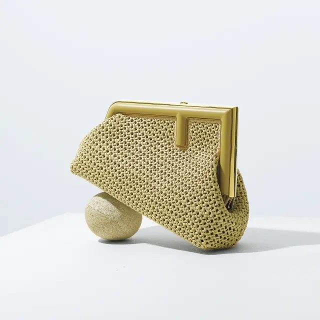 フェンディの 「フェンディ ファースト スモール」