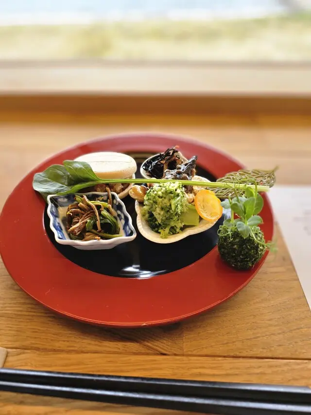 ヴィーガン料理のお店でランチの画像_2