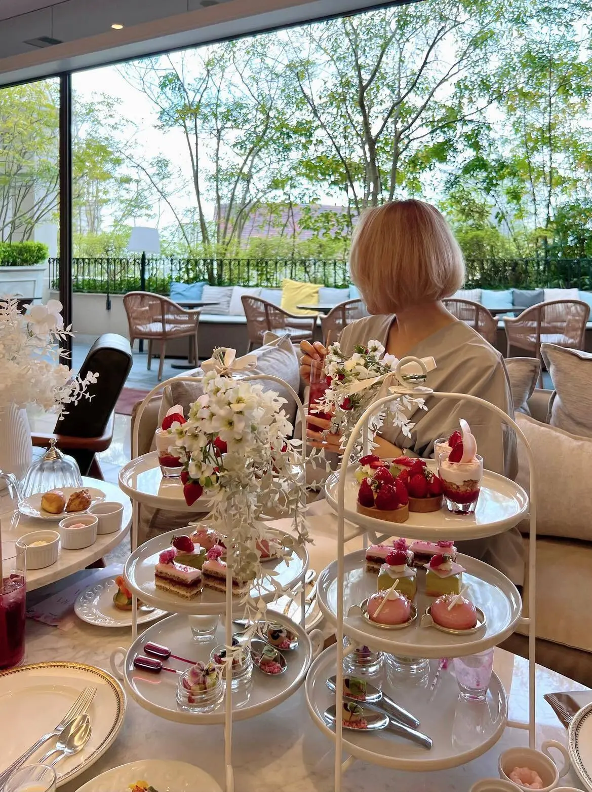 横浜✦関東のお伊勢さんで春風が舞うテラスの画像_8