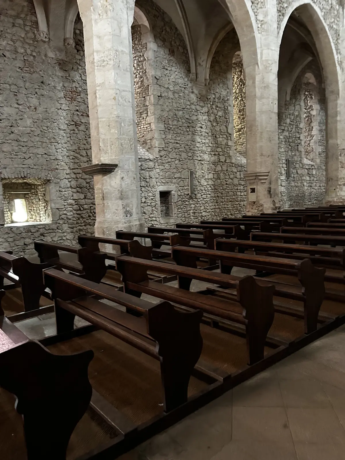フランスの最も美しい村　Pérouges (ペルージュ) 
