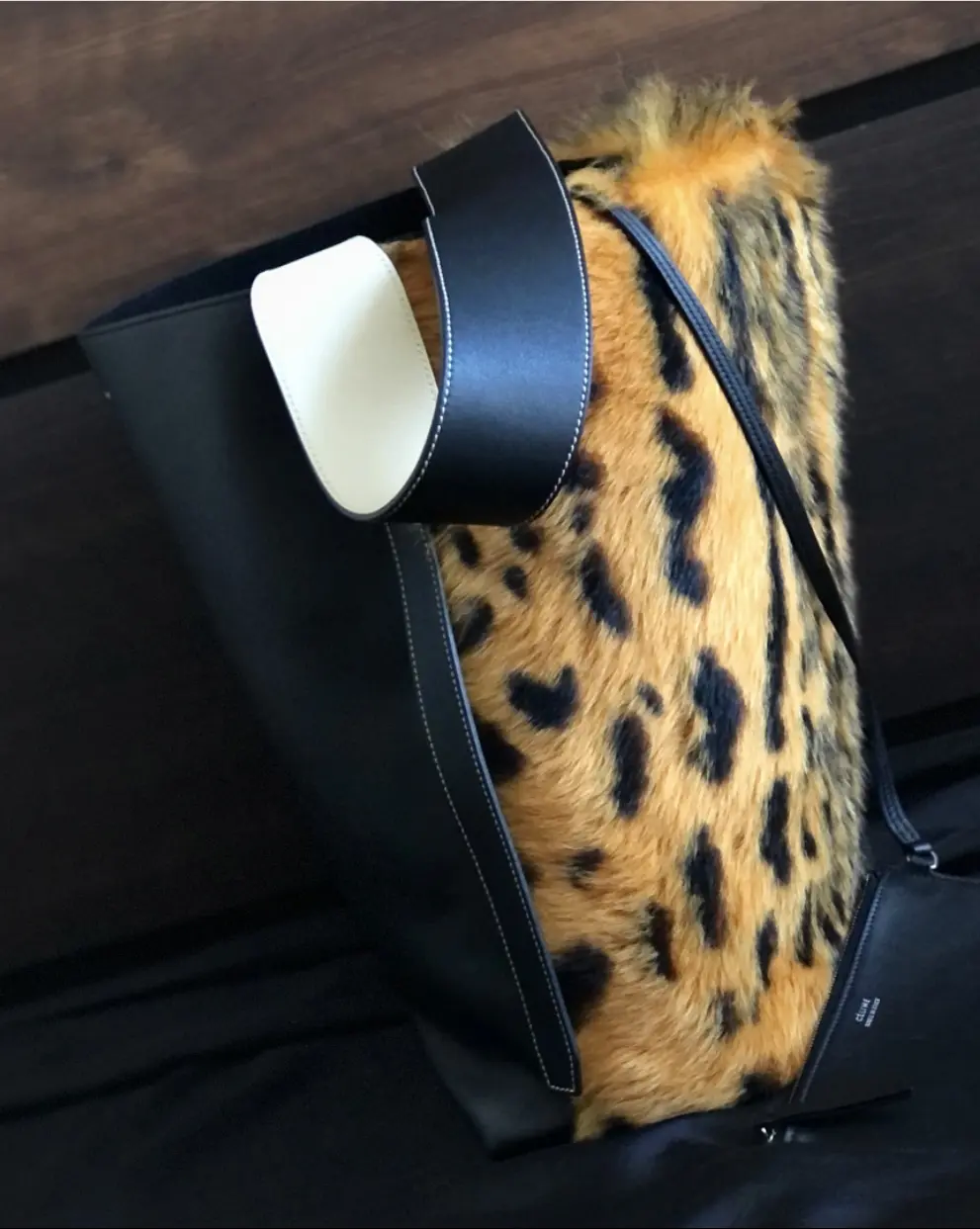 上も下も黒❤︎＋CELINEレオパードの画像_2