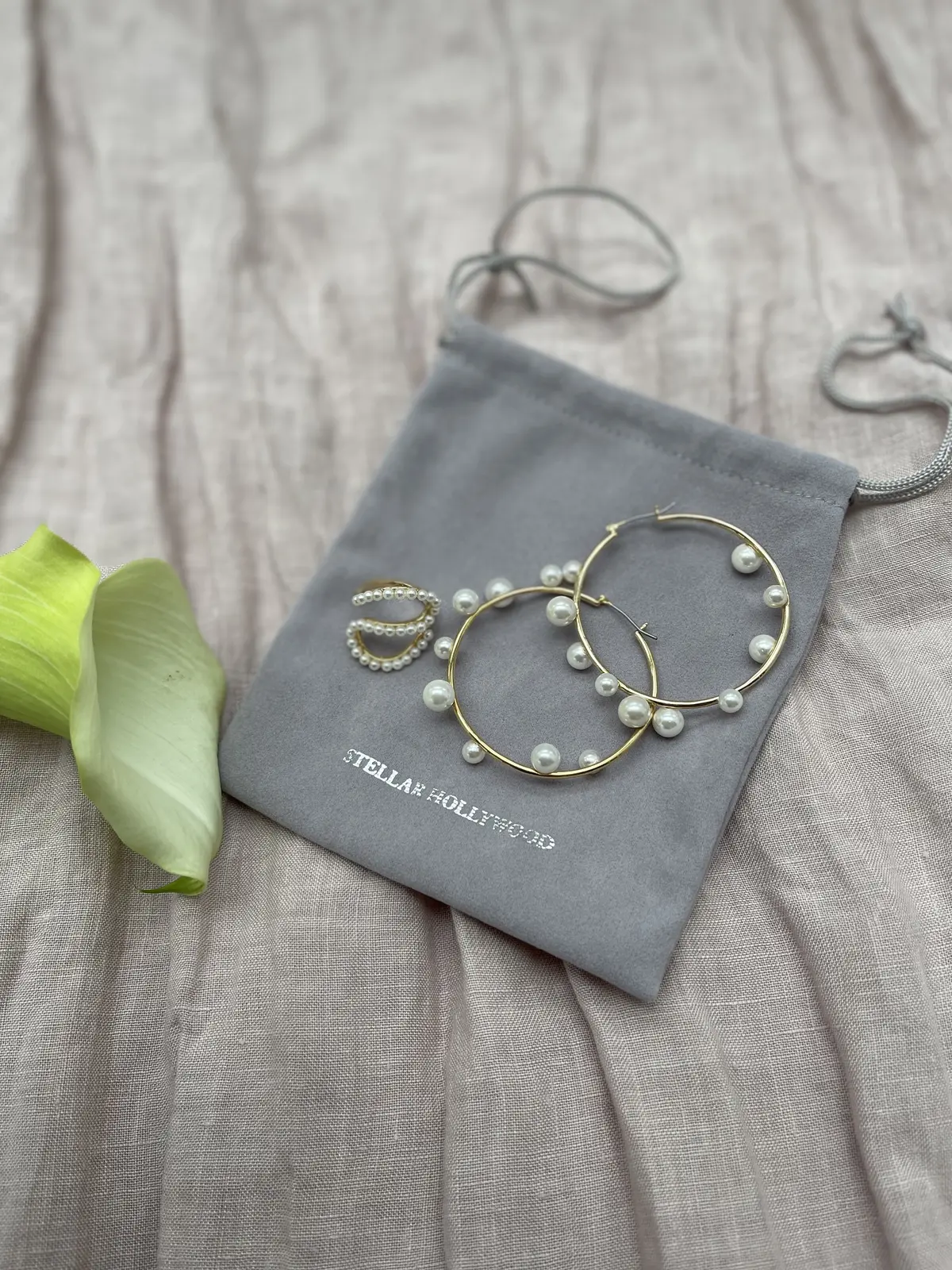 桜色ニット×ブラックスカートで表参道ランの画像_4