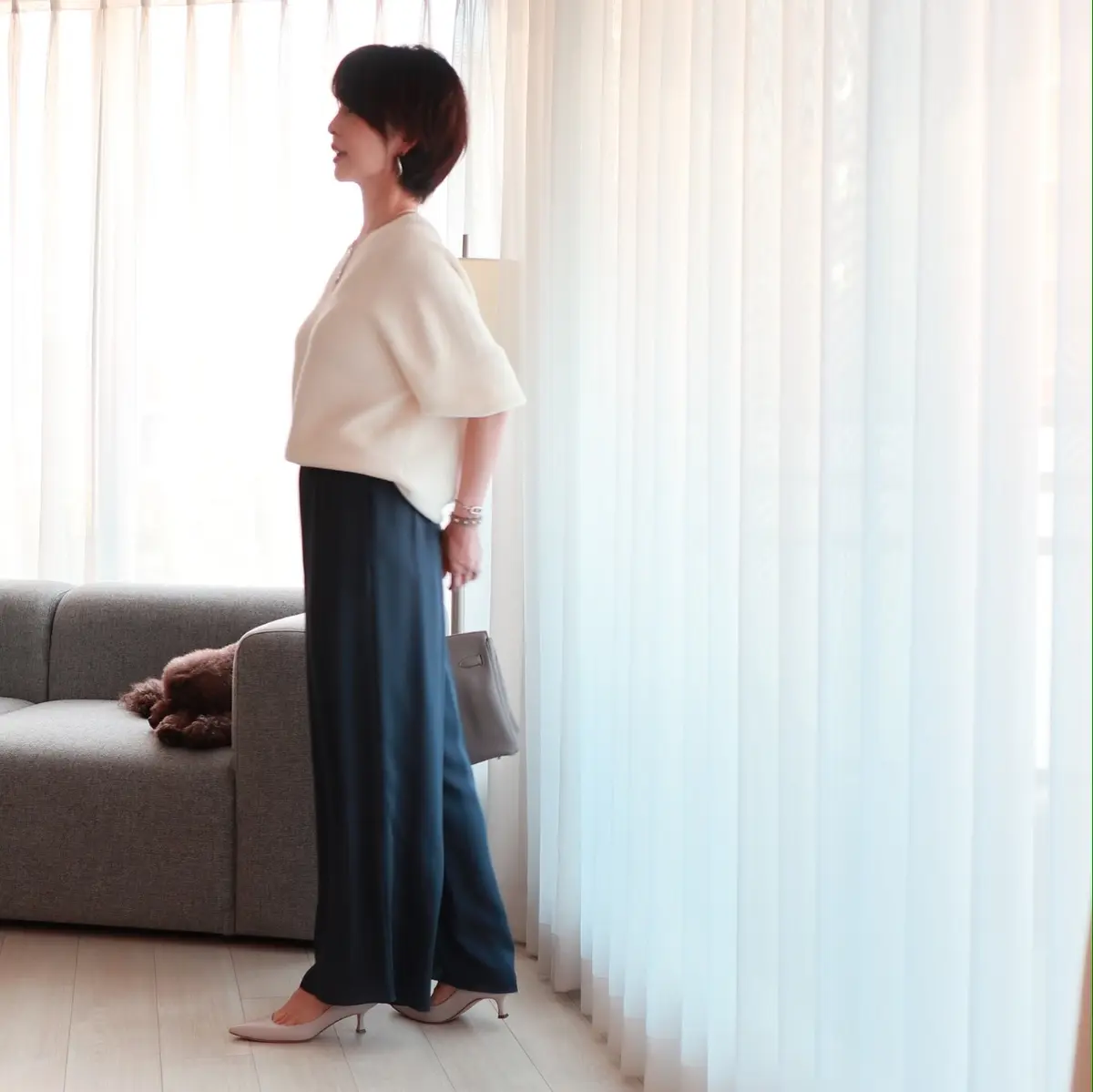 ユニクロ　白ニットコーデ