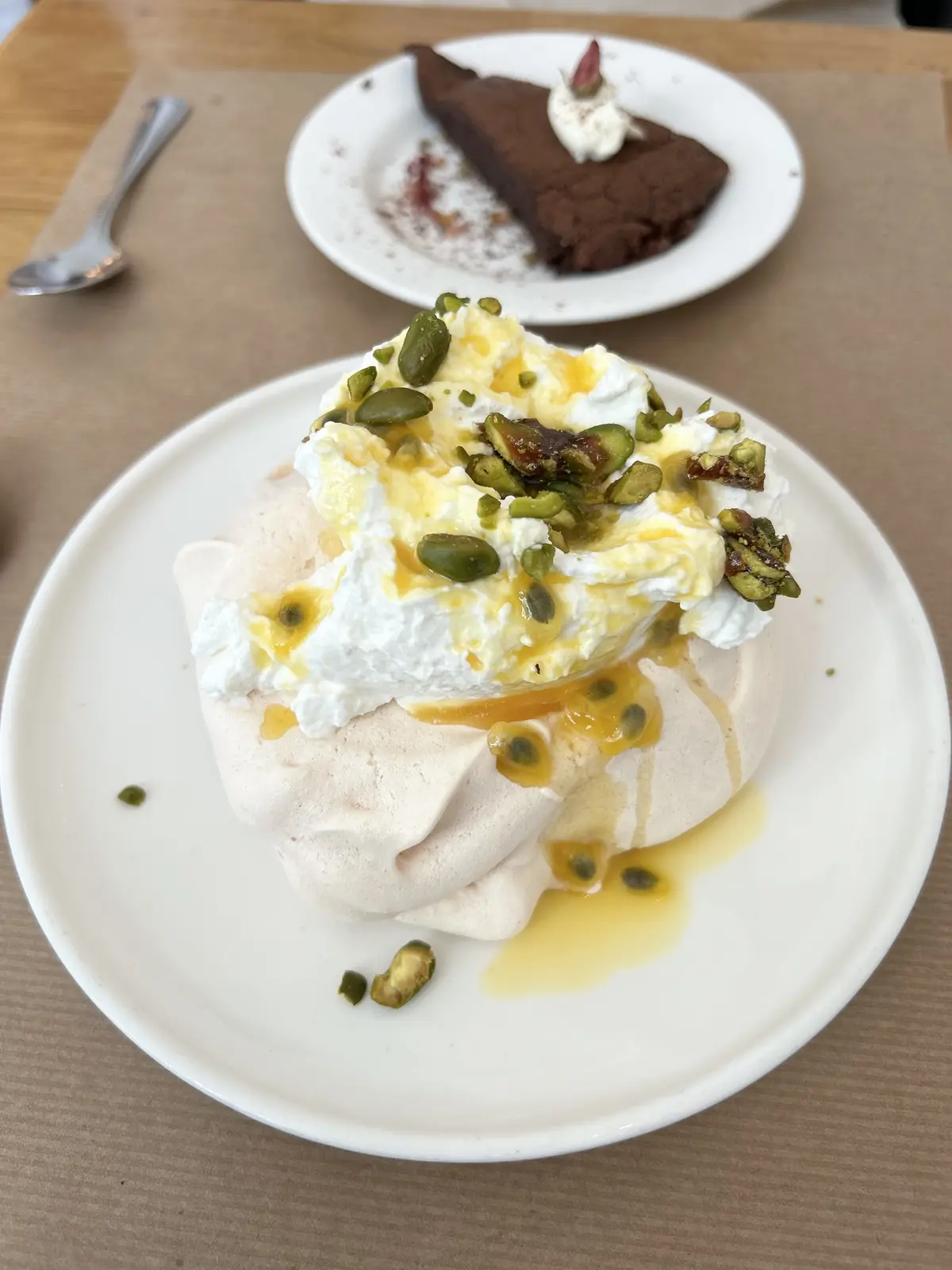 パリ　カフェ　デザート　La Maison Rose   モンマルトル