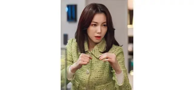 弁護士役のキム・オクビン