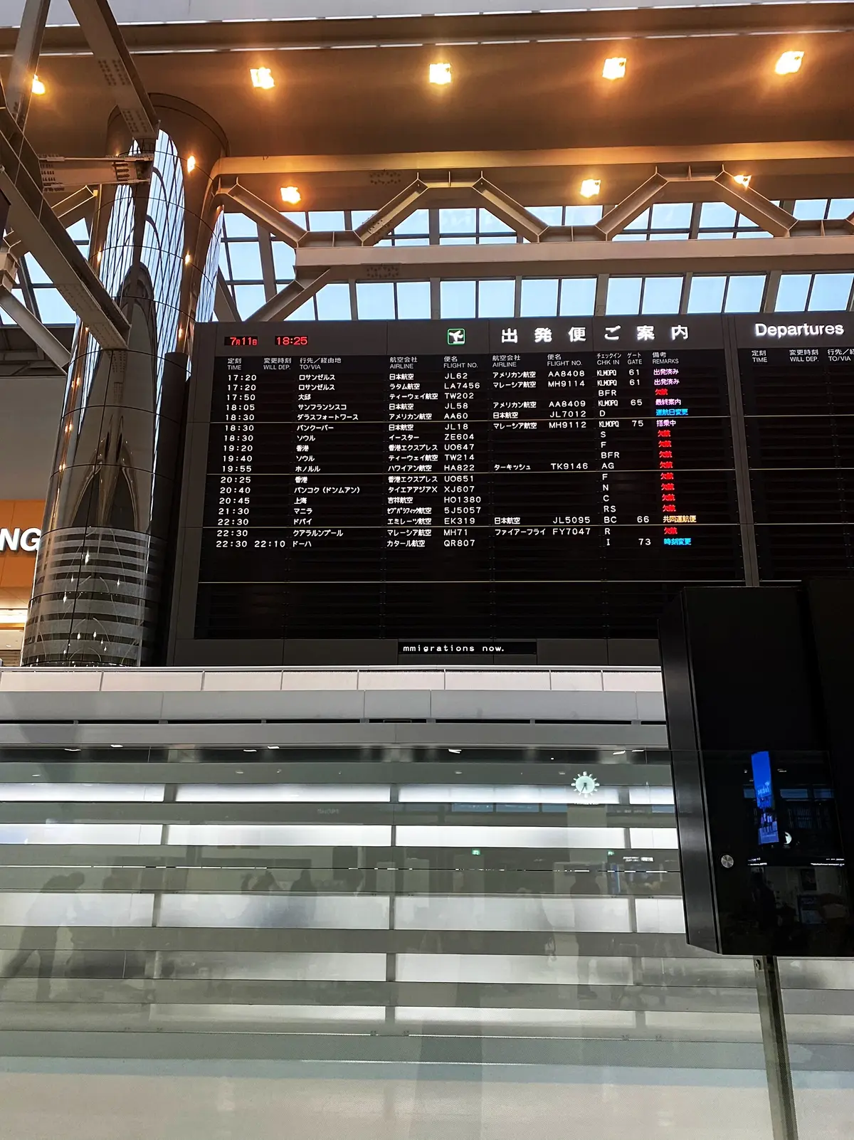 ZARAの極シンプルなブラックドレスの画像_3