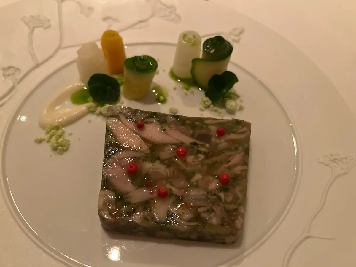 主役は一枚でサマになる前後2WAYブラウの画像_15