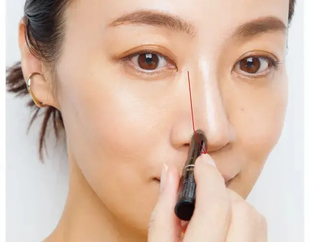 1.両サイドのシェードでほっそり鼻を偽装